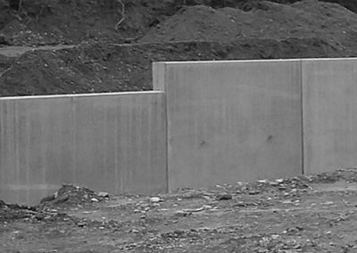 Muro de contención de tierras para HIPRA
